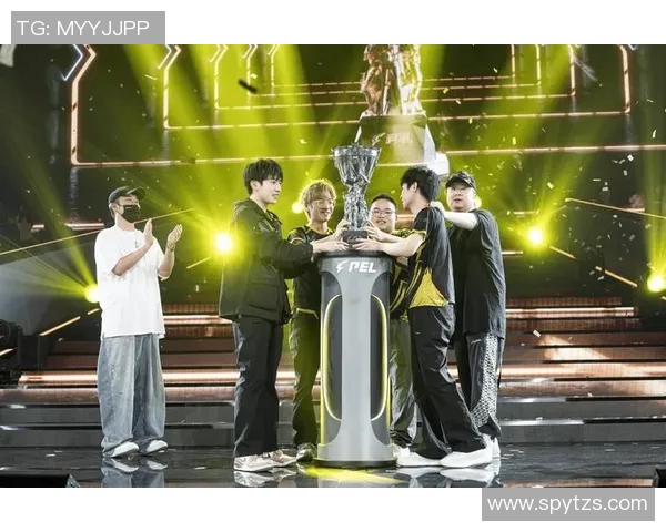 和平精英纪实：见证WE战队从默默无闻到巅峰荣耀的成长历程