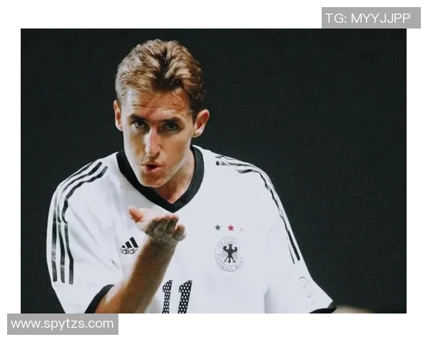 O型血足球明星的传奇之路与成就揭秘 O型血足球明星的传奇之路与成就揭秘